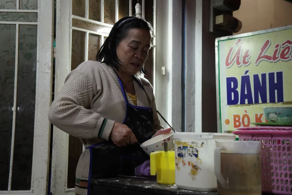Bàn nướng đông khách tại Quán Quân Thăng Bình